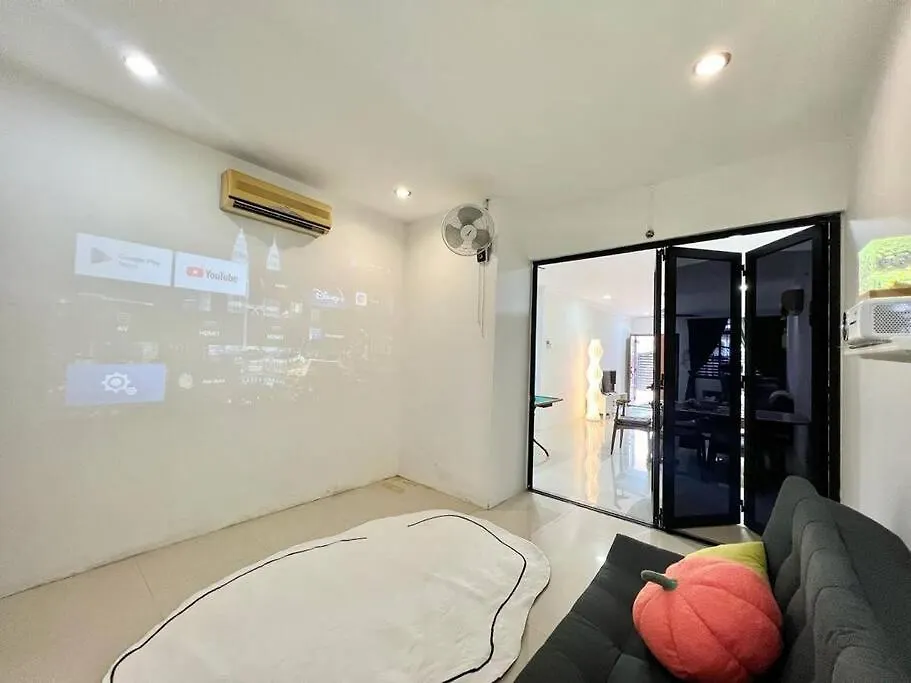 Vila 5 Min Ciq Landed Party House 12 Pax Johor Bahru